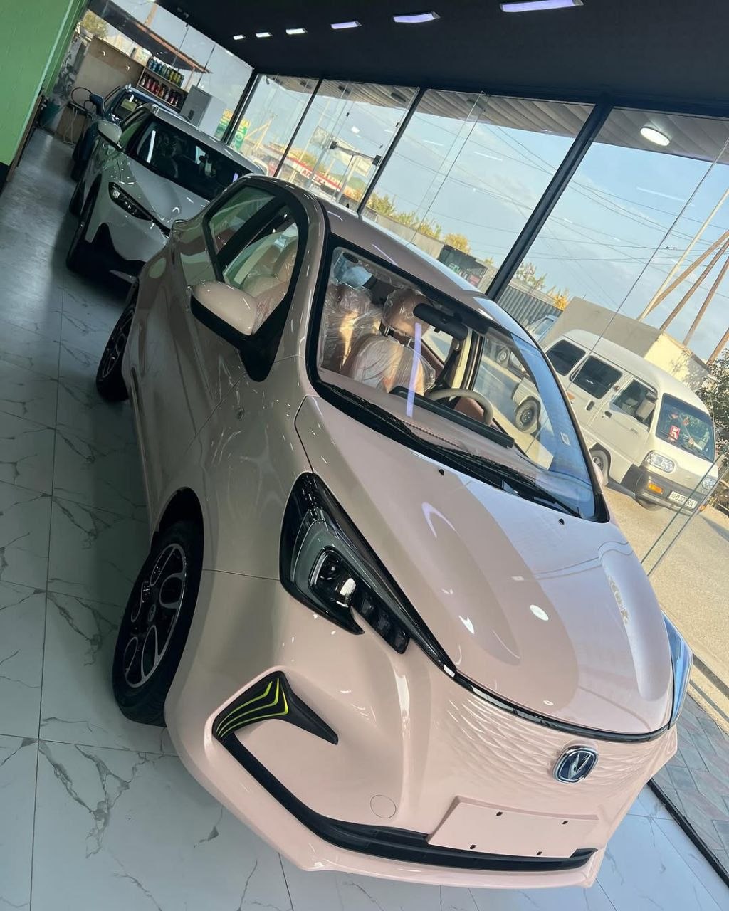 SAKLYORS XOX ELEKTRİKLİ ARABA PİNK